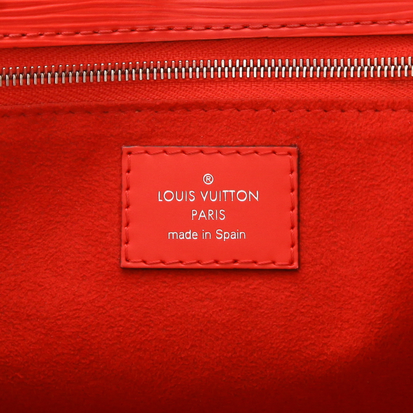 Sac à main Louis Vuitton  Marly en cuir épi rouge - Detail D2