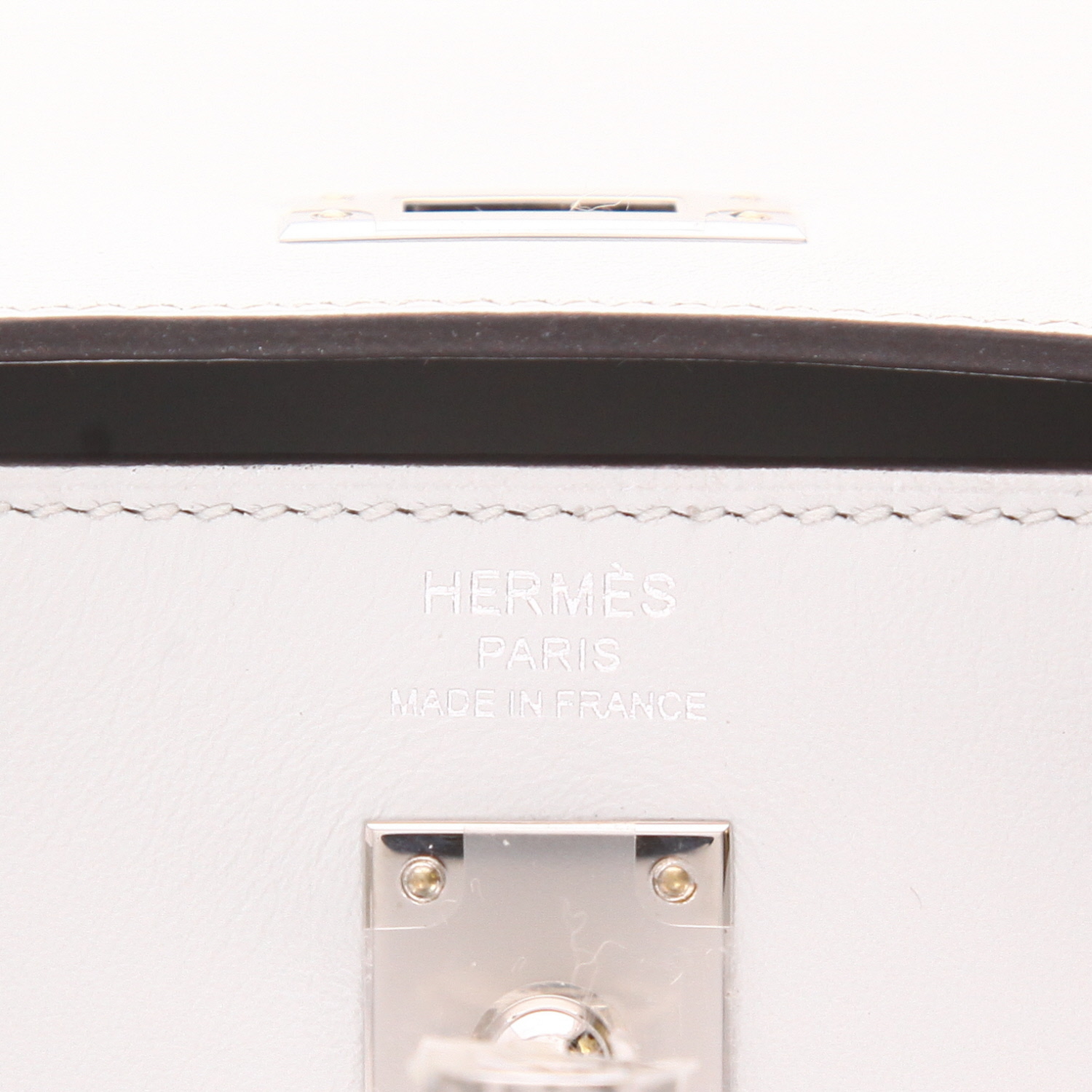 Hermès Kelly Moove shoulder bag in grey Swift leather - Detail D2