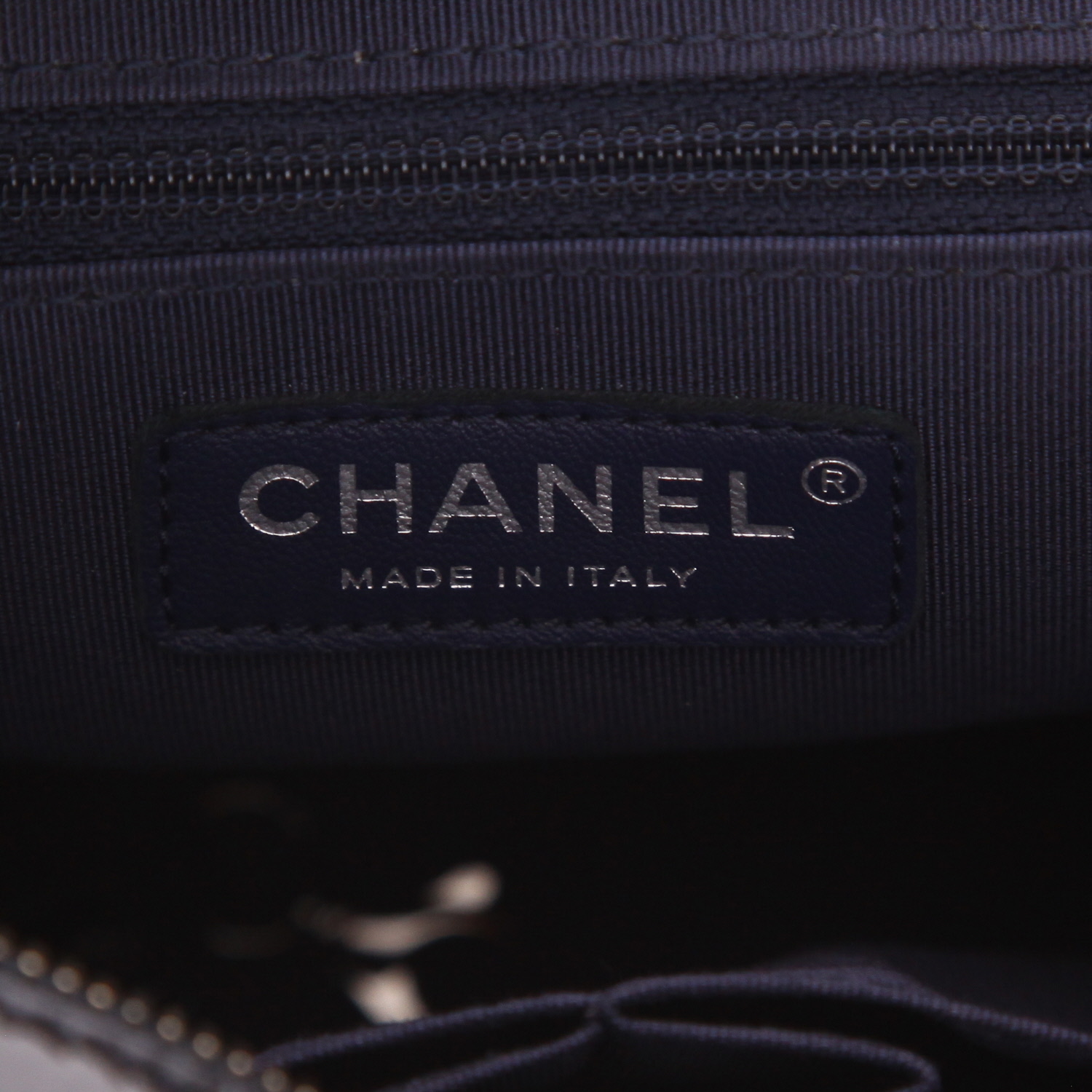 Bolso bandolera Chanel «Gabrielle» de piel charol Bleu Marine y tweed Bleu Marine - Detail D2