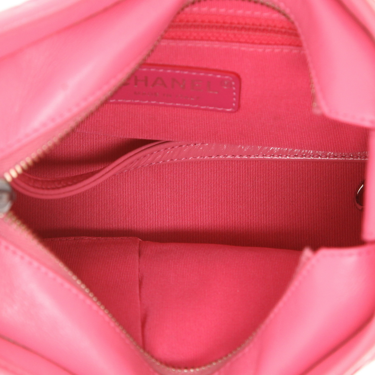Sac bandoulière Chanel  Gabrielle  petit modèle  en cuir matelassé rose - Detail D3