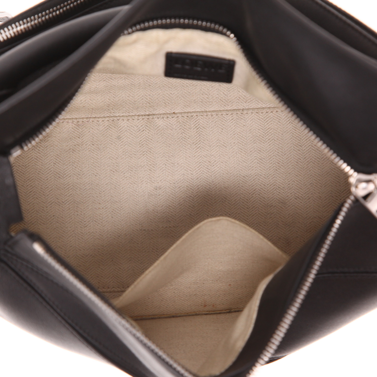 Loewe Puzzle handbag in black leather - Detail D3