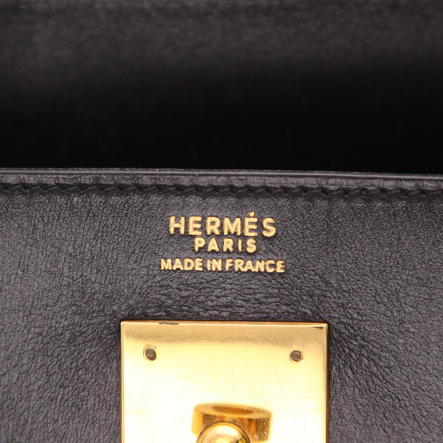 Hermès Kelly 32 cm handbag in Noir box leather - Detail D2