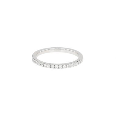 Anillo Eternity de De Beers en platino y diamantes