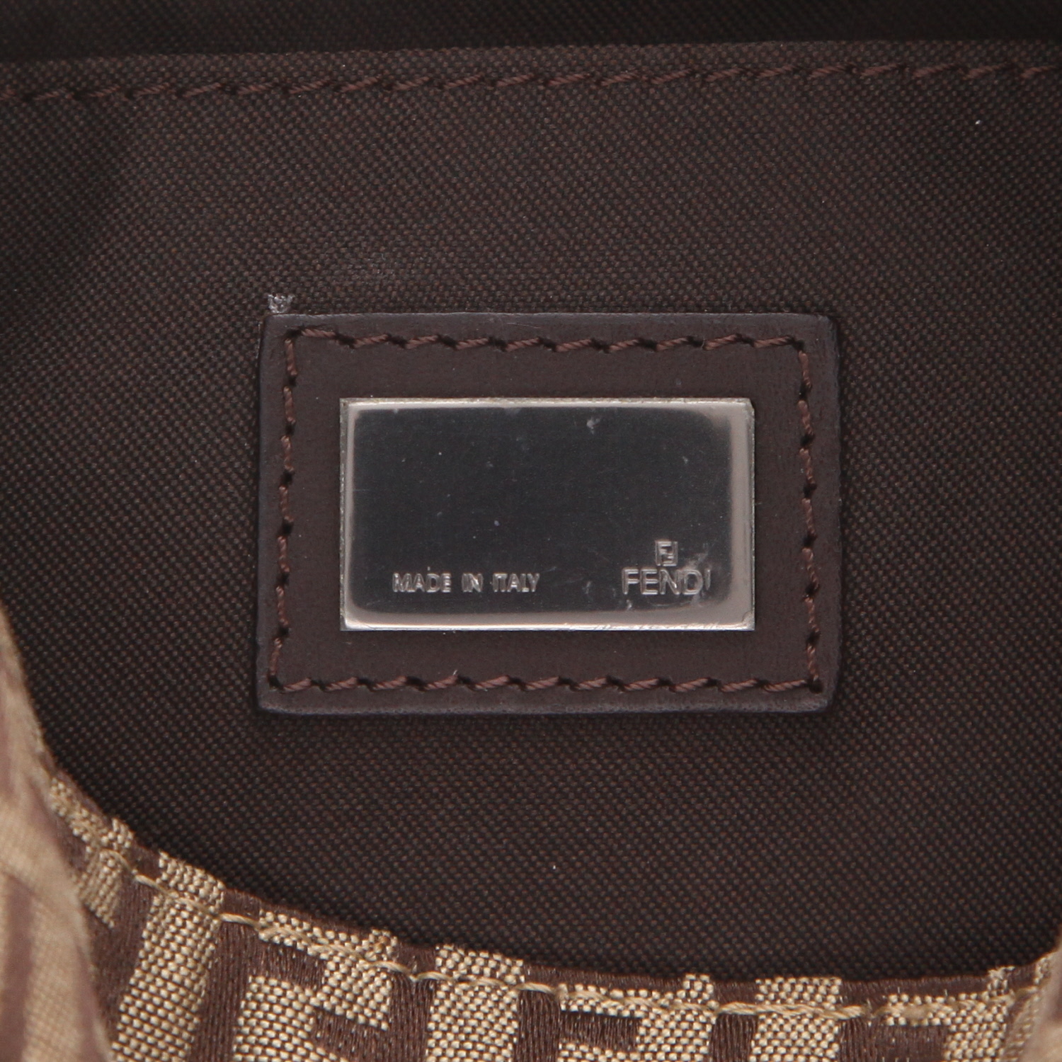 Sac à main Fendi  Mini Baguette petit  en toile siglée marron et cuir marron - Detail D2