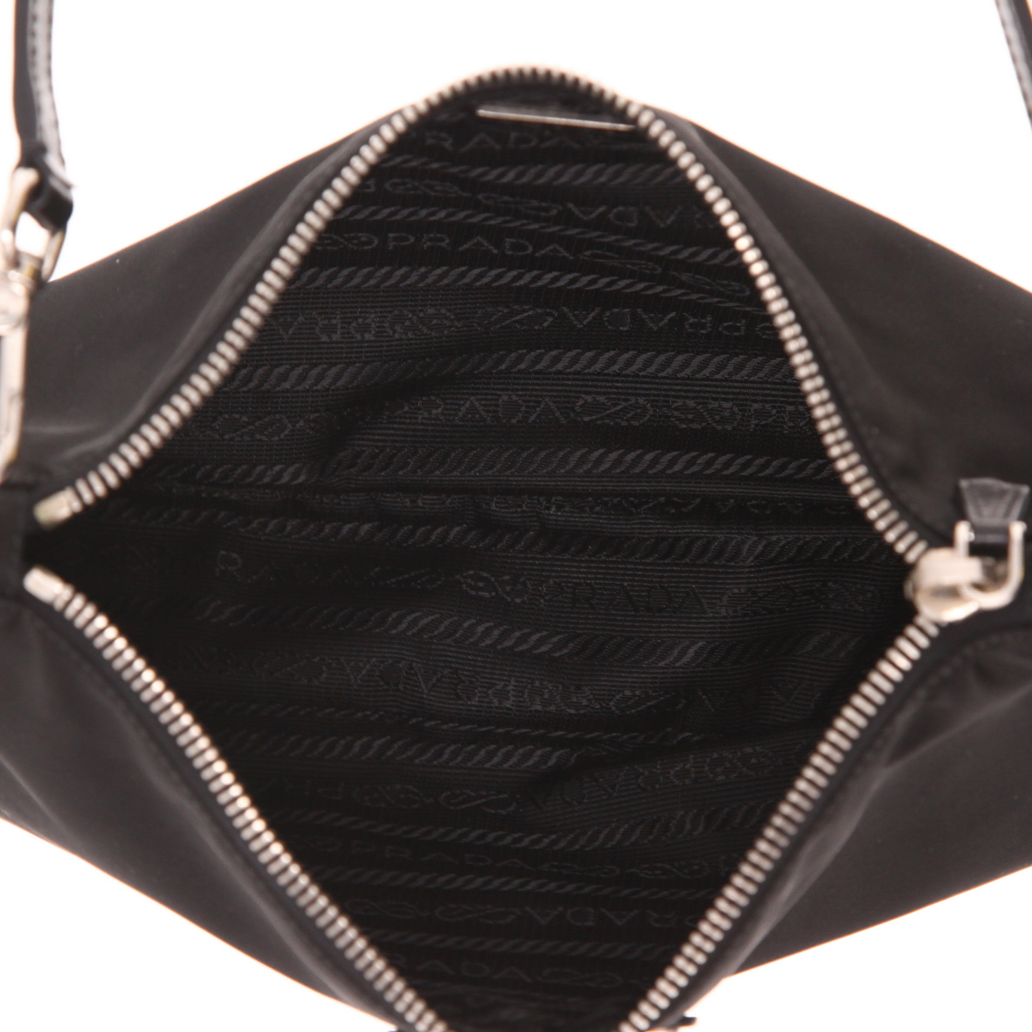 Sac à main Prada  Re-Edition 2005 en toile noire - Detail D3