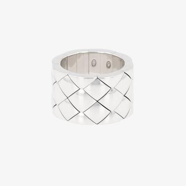Chanel Matelassé ring in white gold