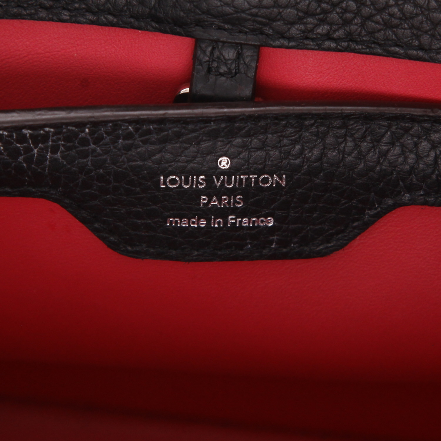 Sac à main Louis Vuitton  Capucines MM en cuir taurillon clémence noir et python beige - Detail D2
