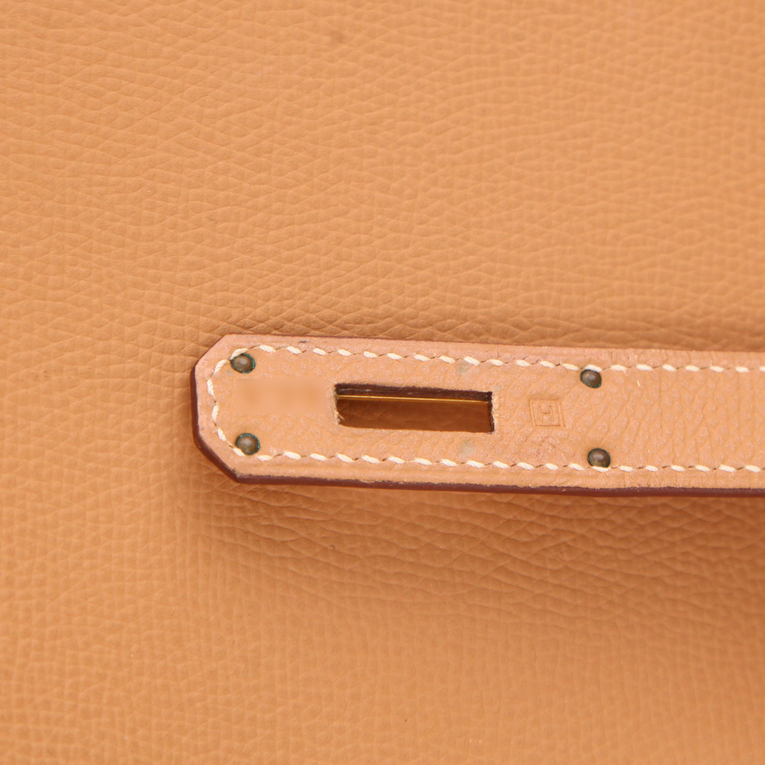 Bolso Hermès Kelly de 32 cm en piel Courchevel Gold - Detail D4