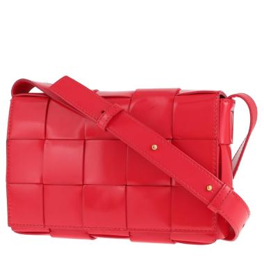 Bottega Veneta Cassette shoulder bag in pink patent intrecciato leather