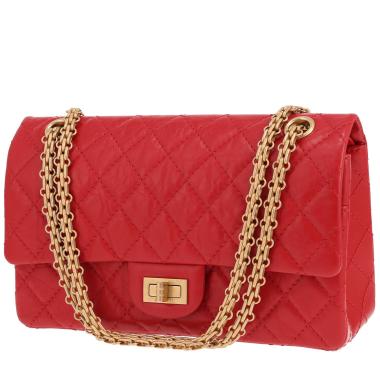 Bolso bandolera Chanel 2.55 de piel acolchada roja