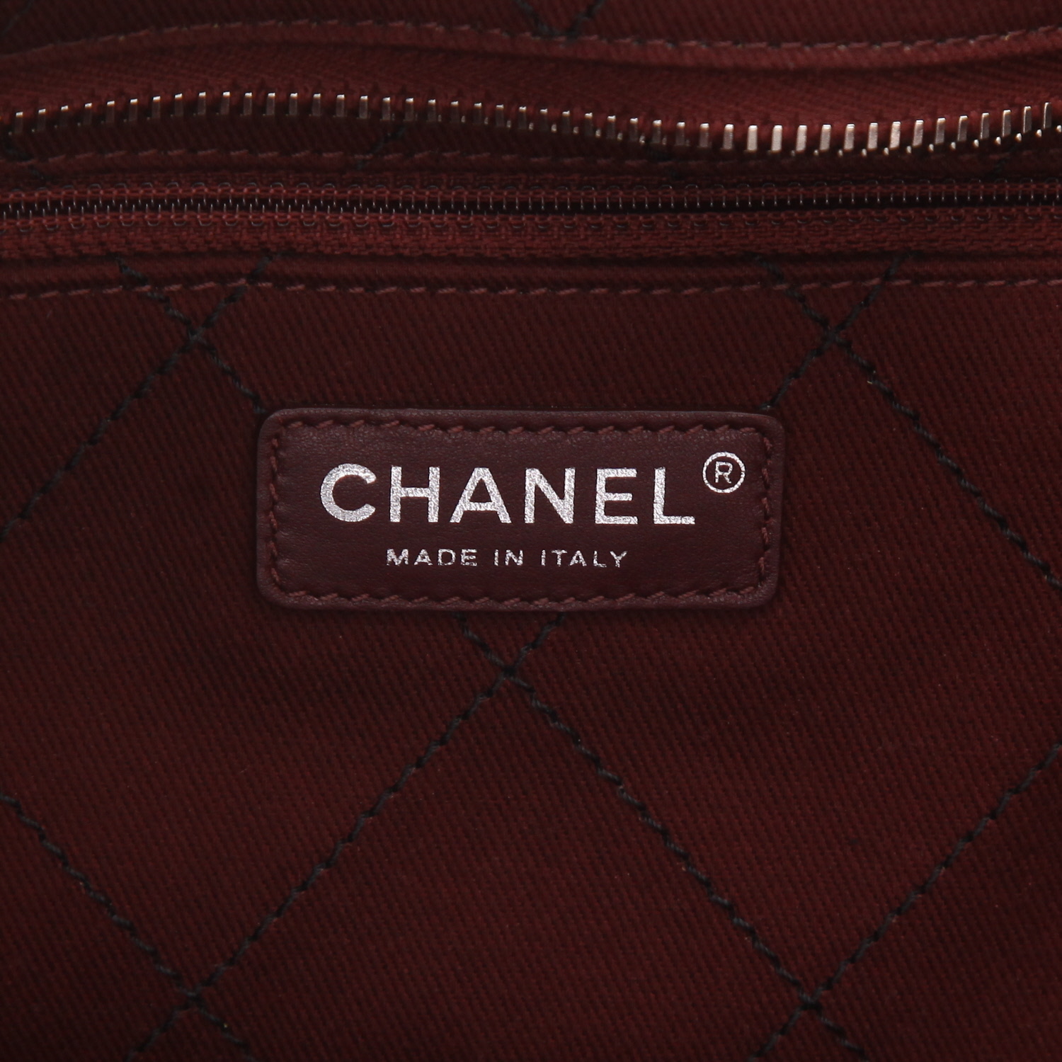 Chanel ‘Shopper Fever’ tote bag in black quilted leather - Detail D2
