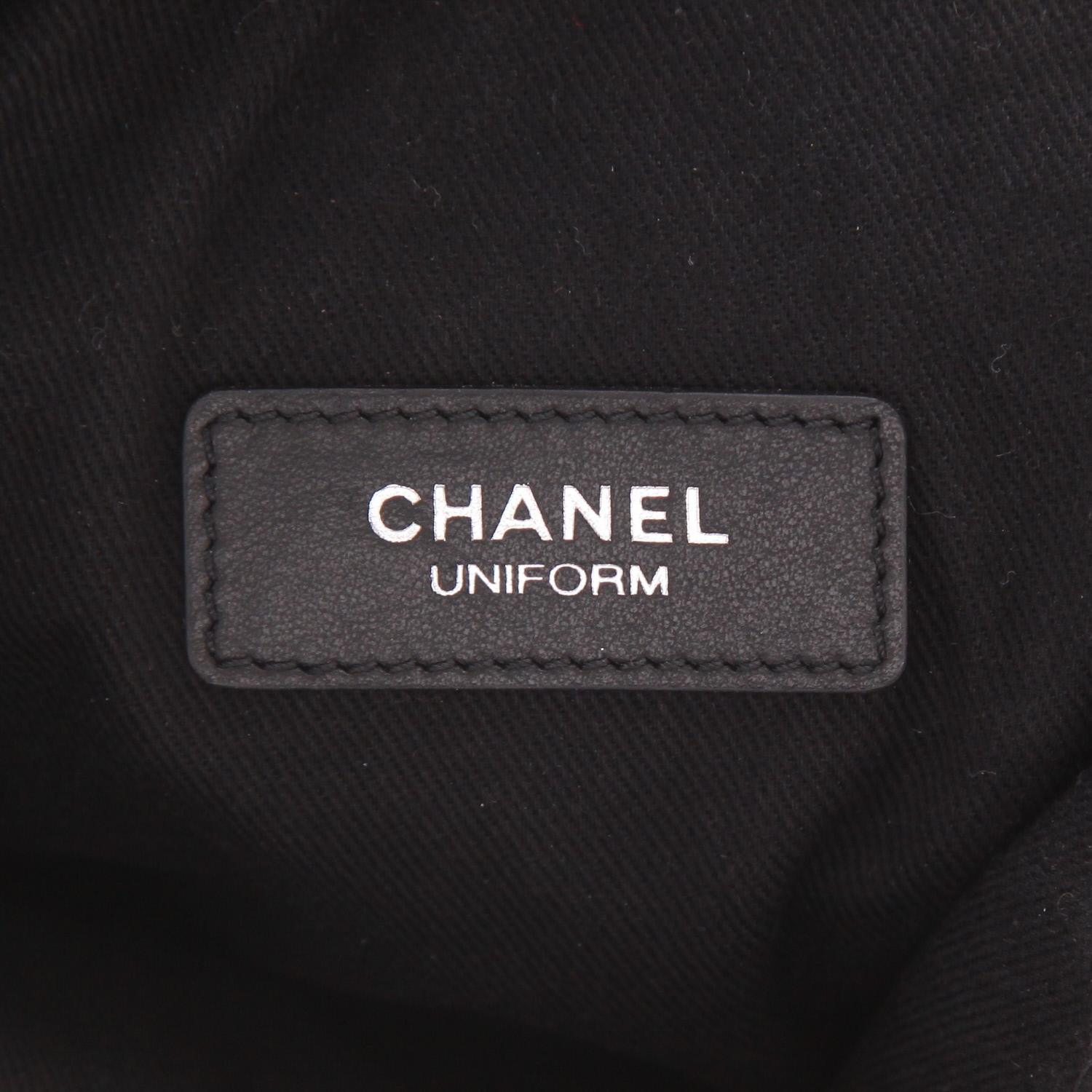 Pochette-ceinture Chanel  Pochette ceinture en cuir matelassé noir - Detail D2