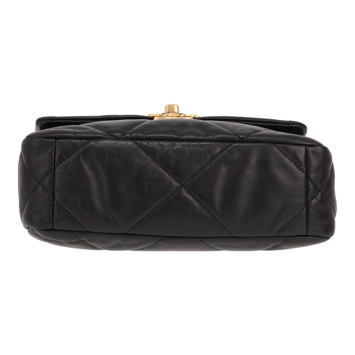 Sac bandoulière Chanel  19 en cuir matelassé noir - Detail D1