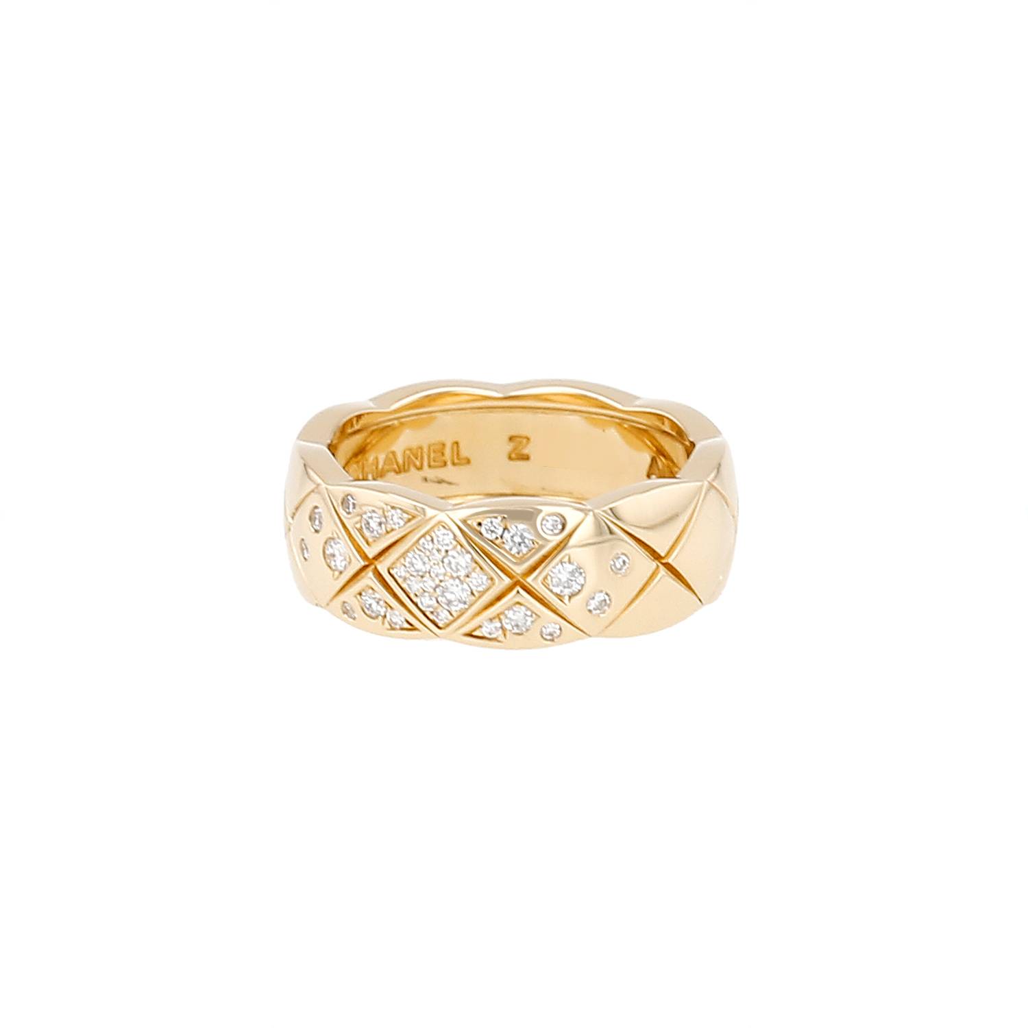 Bague Chanel Coco Crush moyen modèle en or jaune et diamants Bague Chanel Coco Crush moyen modèle en or jaune et diamants