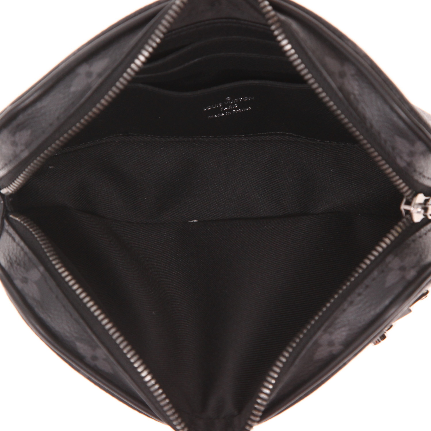 Louis Vuitton Volga clutch bag in Graphite grey Monogram canvas - Detail D3