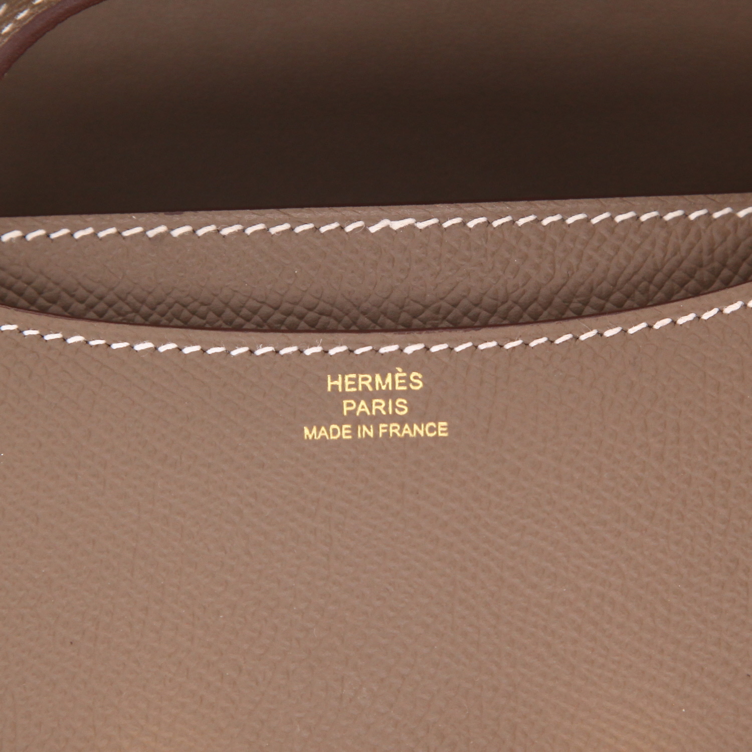 Borsa a tracolla Hermès  Constance 18 cm in pelle Epsom Étoupe color paglia - Detail D2
