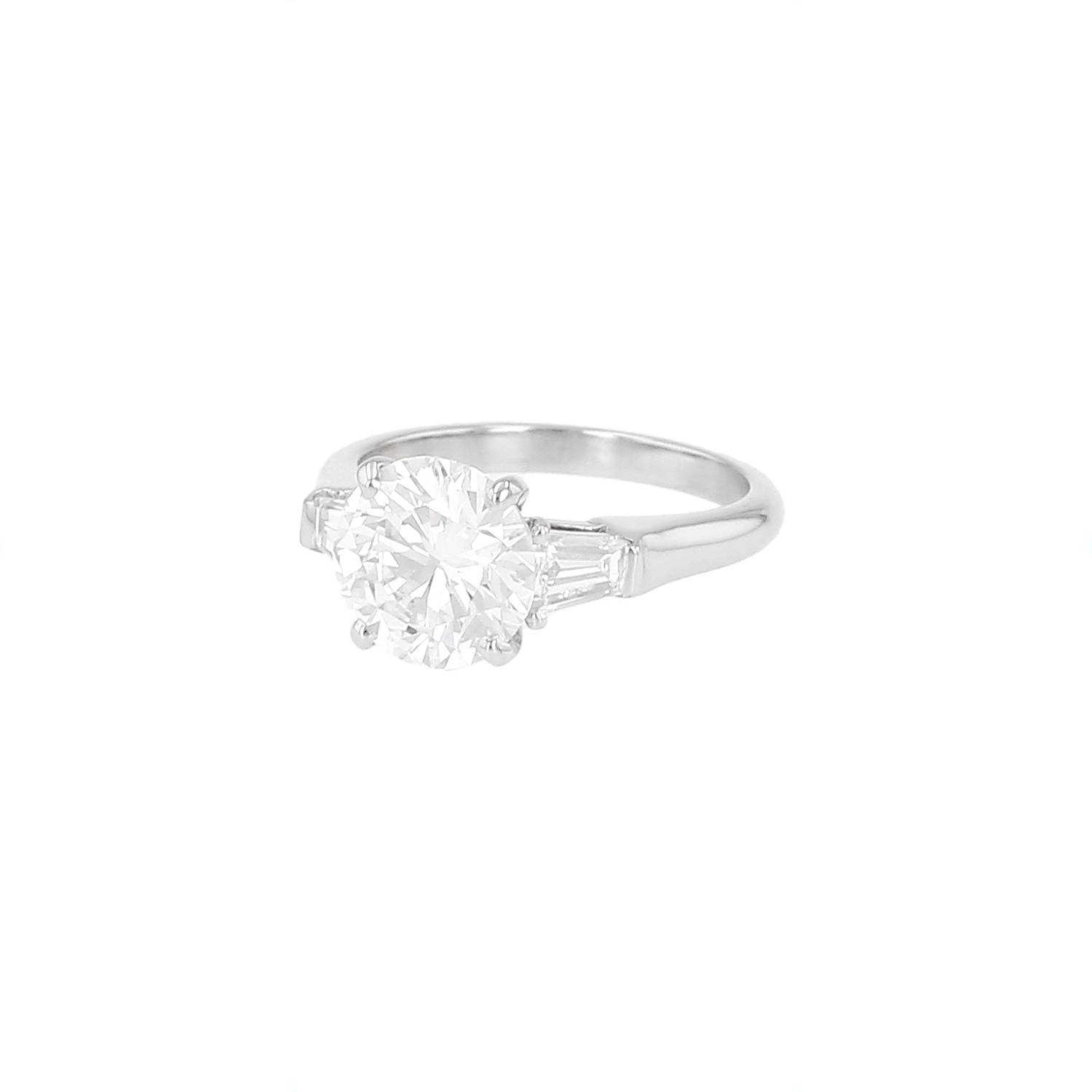 Bague solitaire Graff en platine et diamants