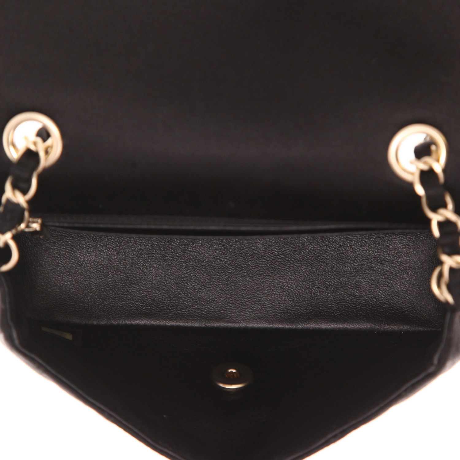 Sac bandoulière Chanel  Timeless Mini en satin noir - Detail D3