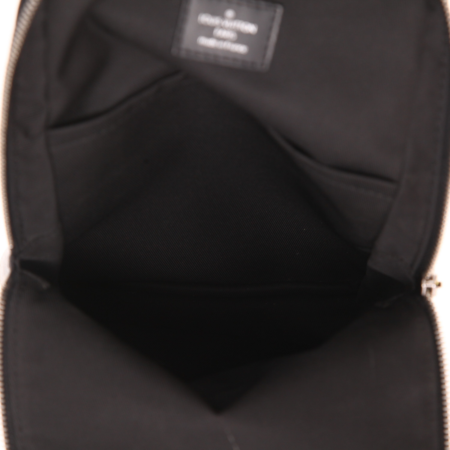 Louis Vuitton Sling rucksack in Graphite grey Damier canvas and black leather - Detail D3