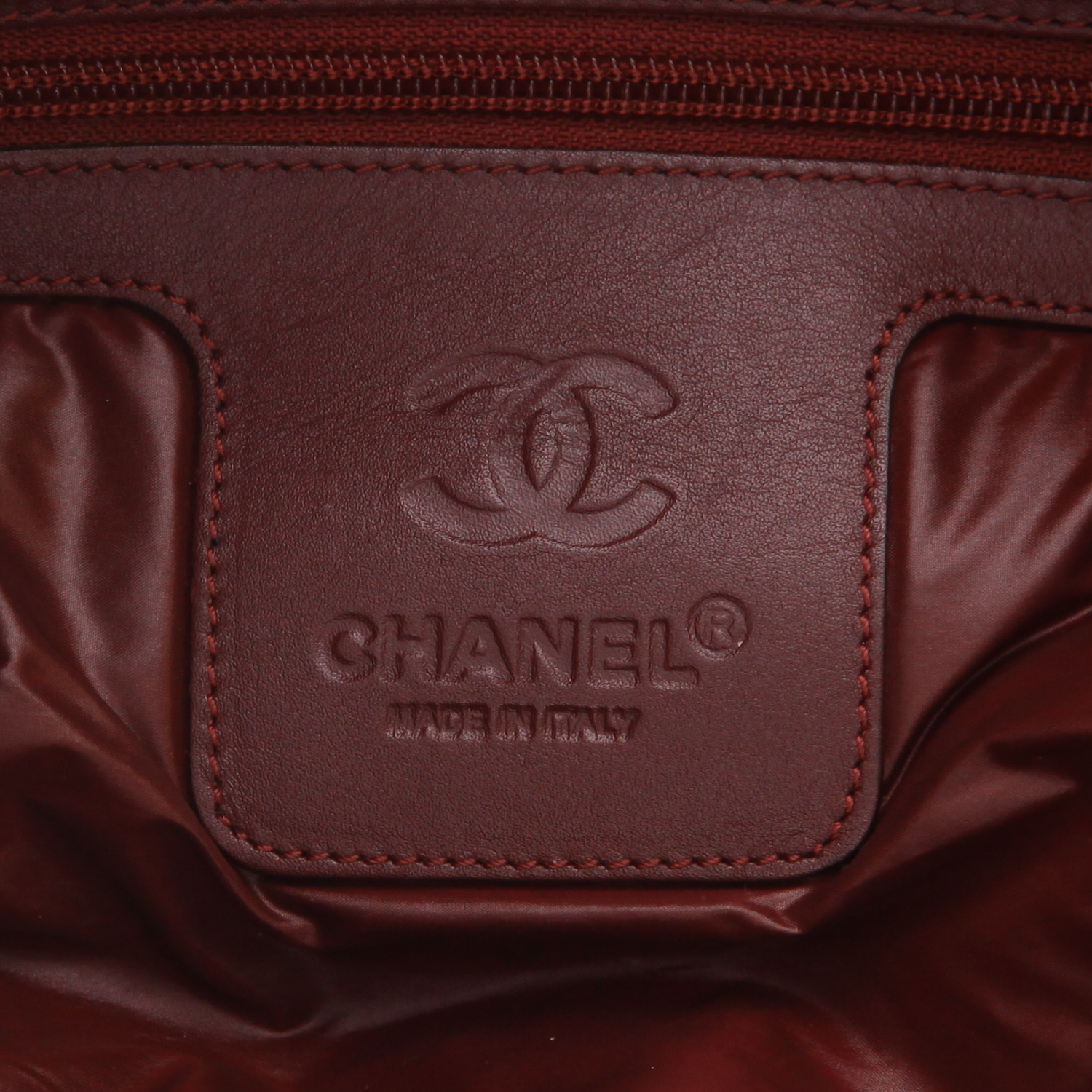 Chanel Coco Cocoon handbag in black quilted canvas - Detail D2