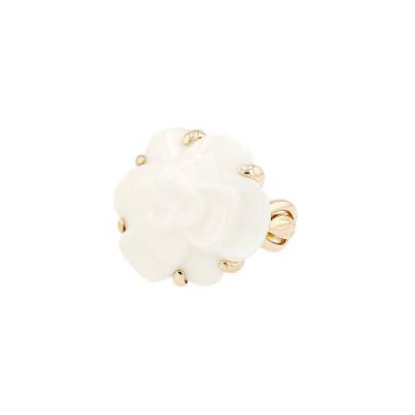 Chanel Camelia ring, medium size, in yellow gold and agate