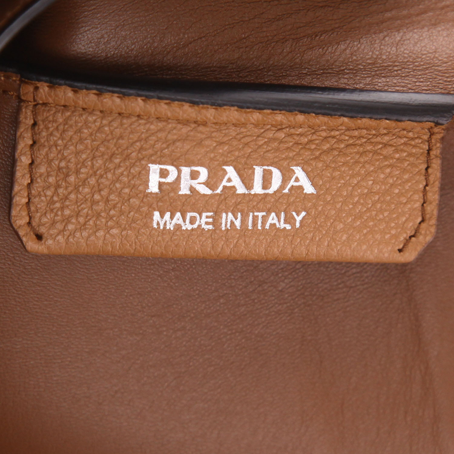 Bolso Prada «Dynamique» de piel granulada marrón - Detail D2