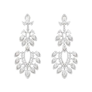 Paire de boucles d'oreilles Messika Desert Bloom en or blanc et diamants