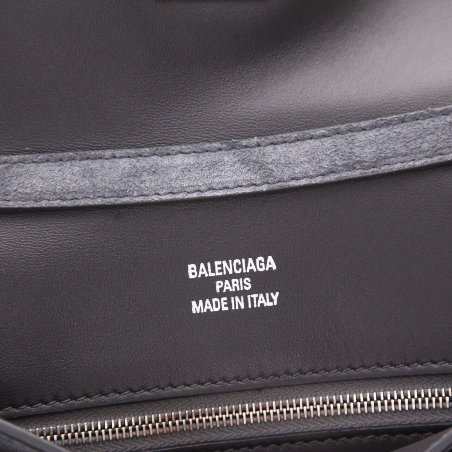 Sac à main Balenciaga   en Veau velours gris - Detail D2