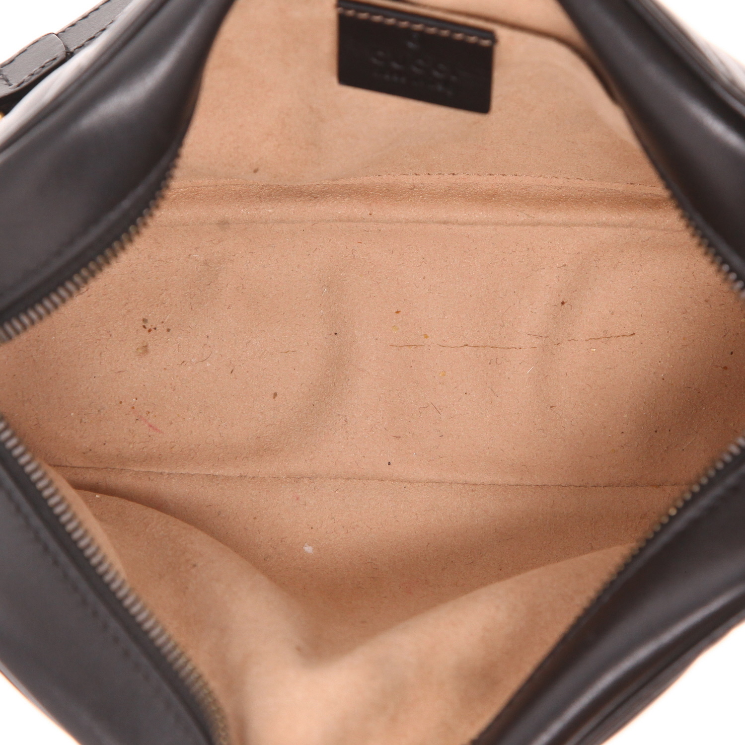 Gucci GG Marmont shoulder bag in black quilted leather - Detail D3