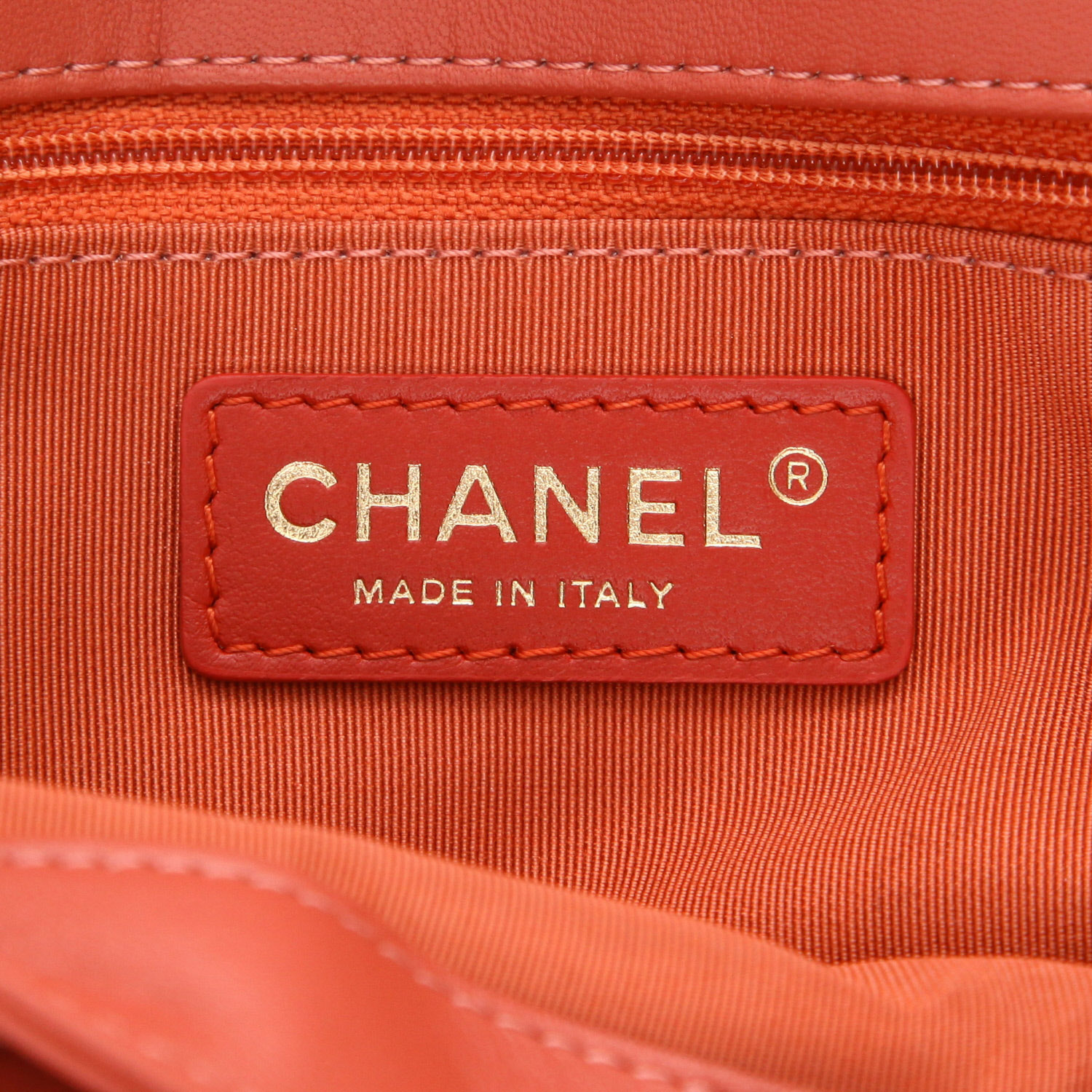 Sac à main Chanel  Sac à rabat en cuir matelassé rose et bordeaux - Detail D2