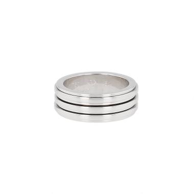 Twisted Piaget Possession ring in white gold