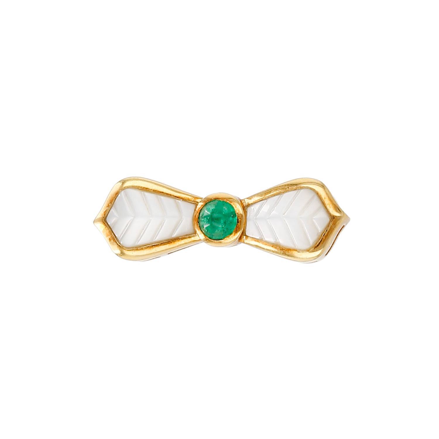 Broche-pendentif Mellerio en or jaune, nacre et émeraude