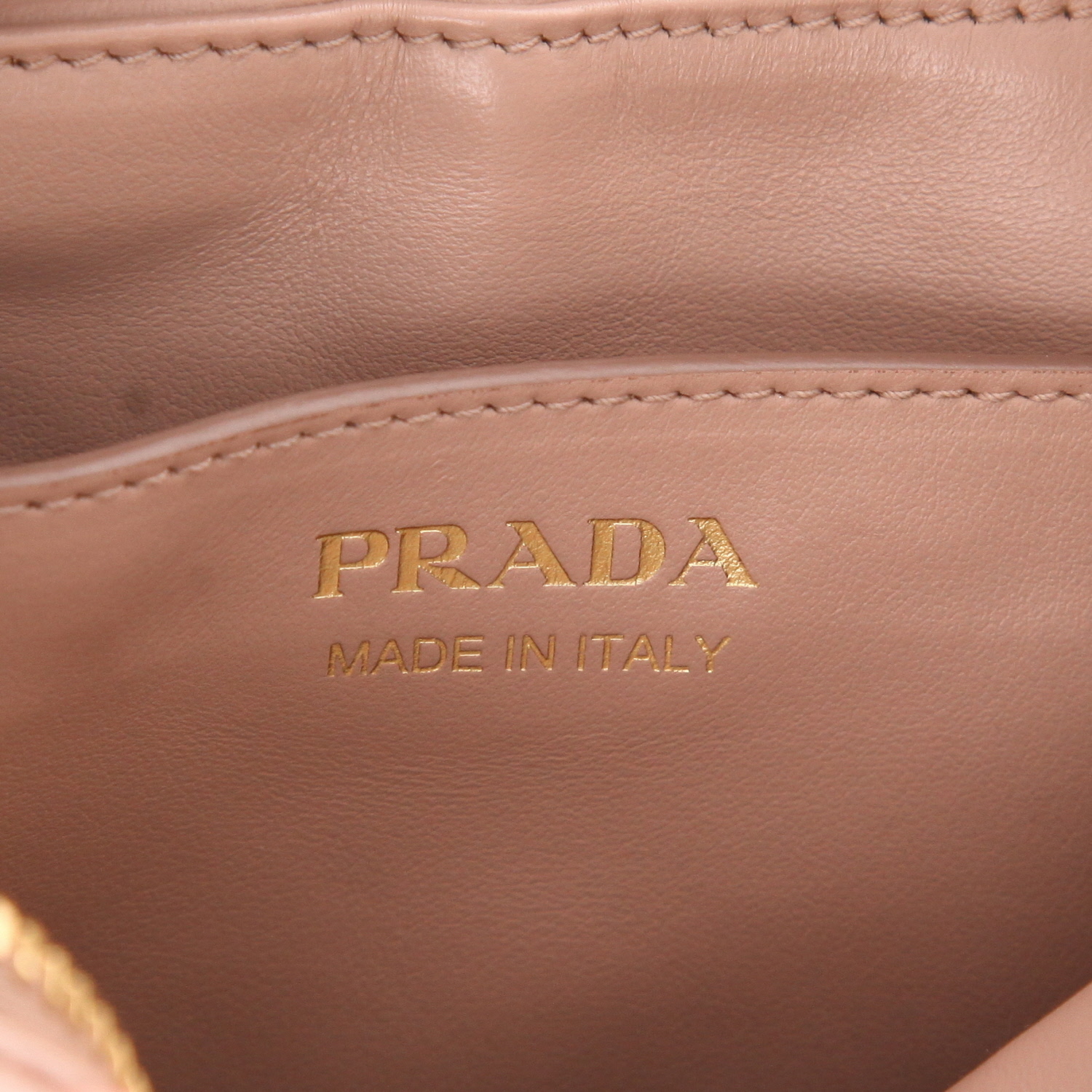 Borsa a tracolla Prada  Modello in pelle trapuntata rosa - Detail D2
