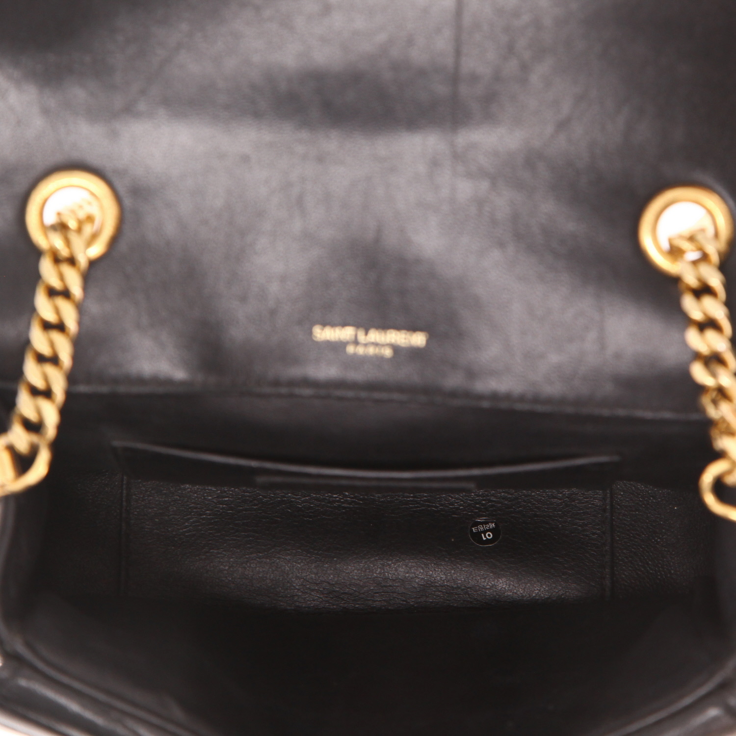 Bolso bandolera «Sulpice» de Saint Laurent, de piel acolchada con diseño en espiga Noir - Detail D3