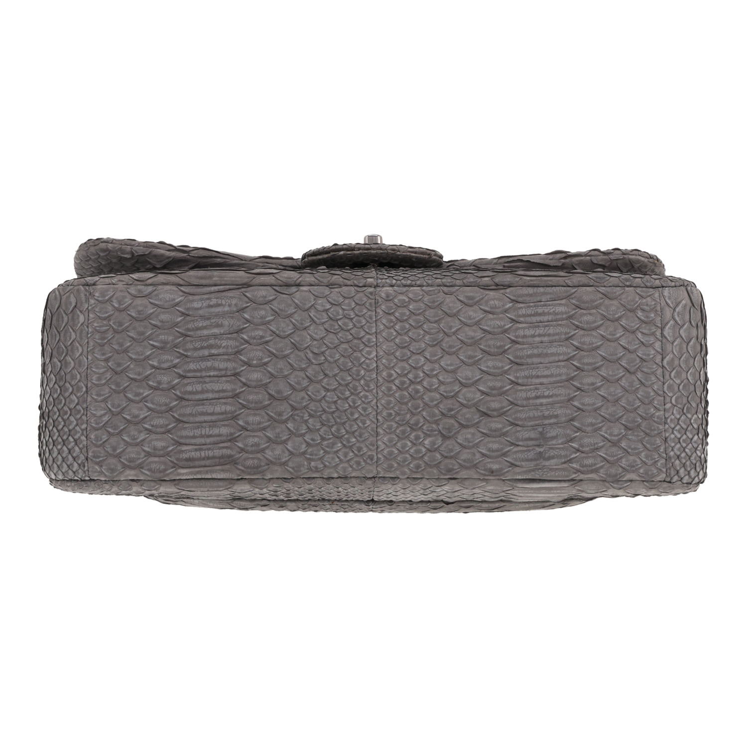 Sac à main Chanel  Timeless Jumbo en python gris - Detail D1