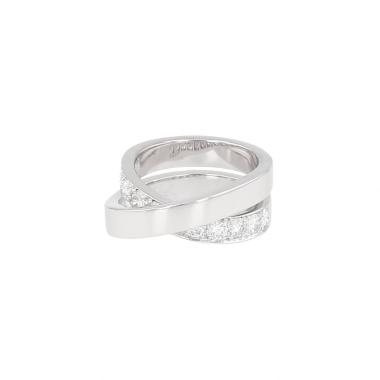 Anillo «Nouvelle Vague» de Cartier, en oro blanco y diamantes