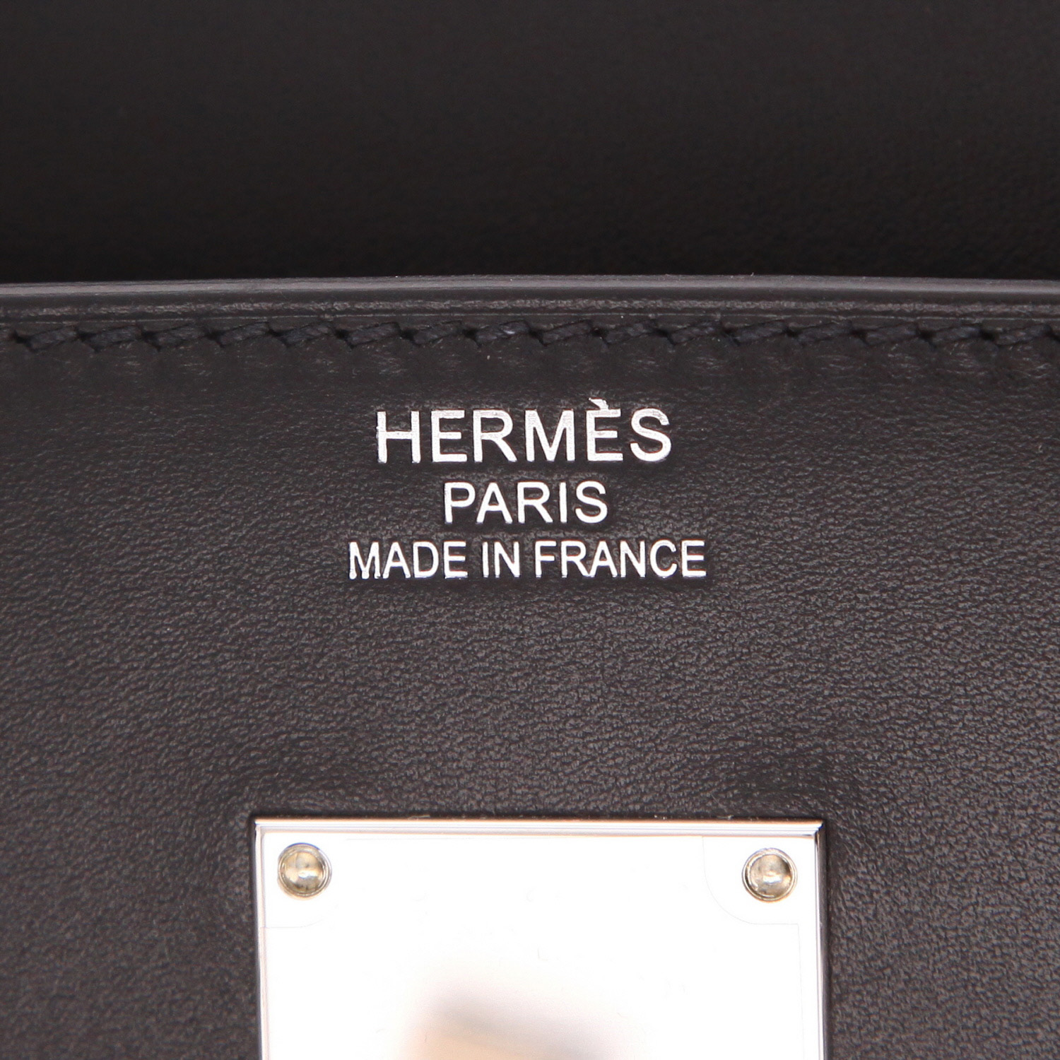 Hermès travel bag – ‘Haut à Courroies’ 40 cm Cargo bag in grey canvas and black Everkcalf leather - Detail D2