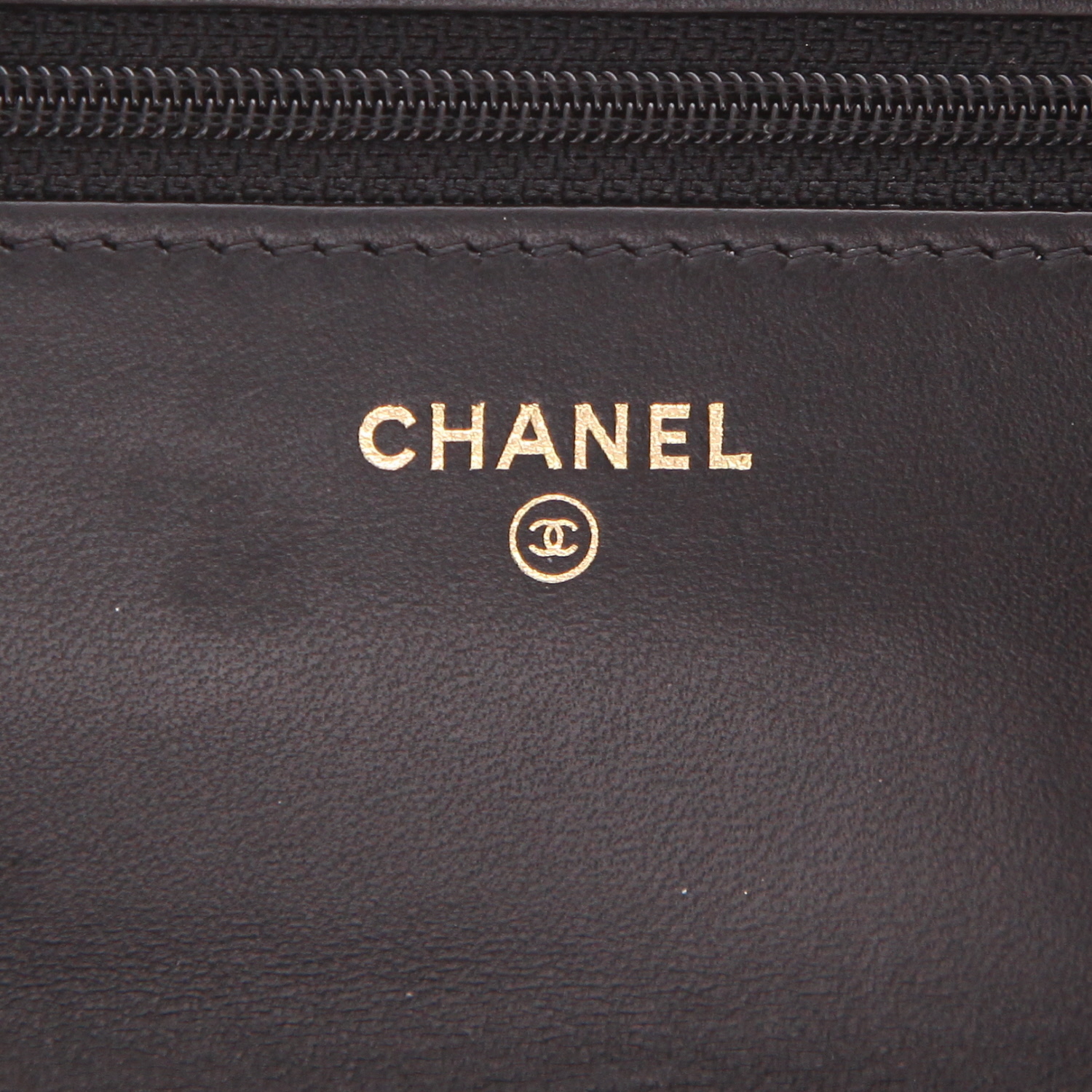 Borsa a tracolla Chanel "Wallet on Chain" in pelle trapuntata nera - Detail D2