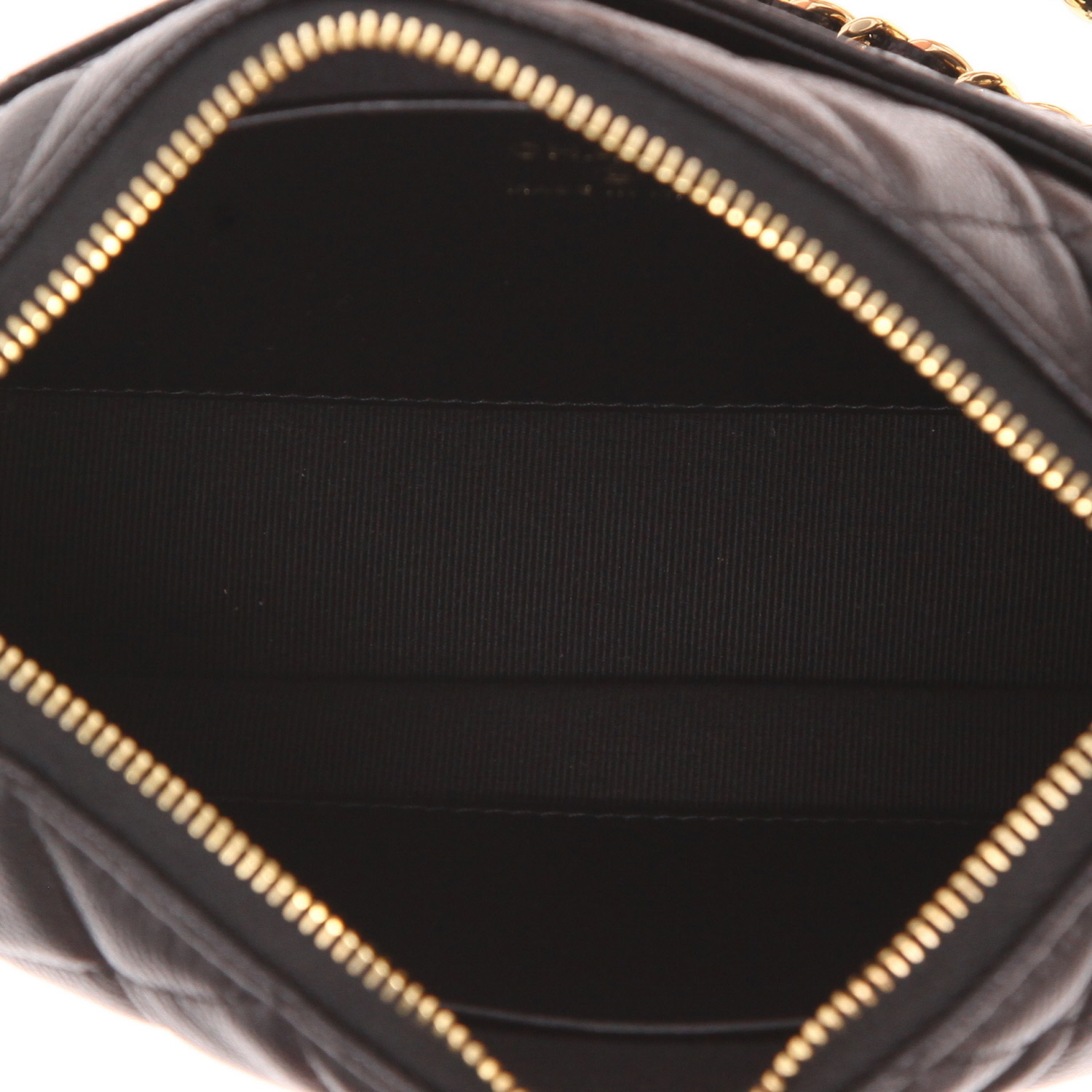 Sac à main Chanel   en cuir matelassé noir - Detail D3