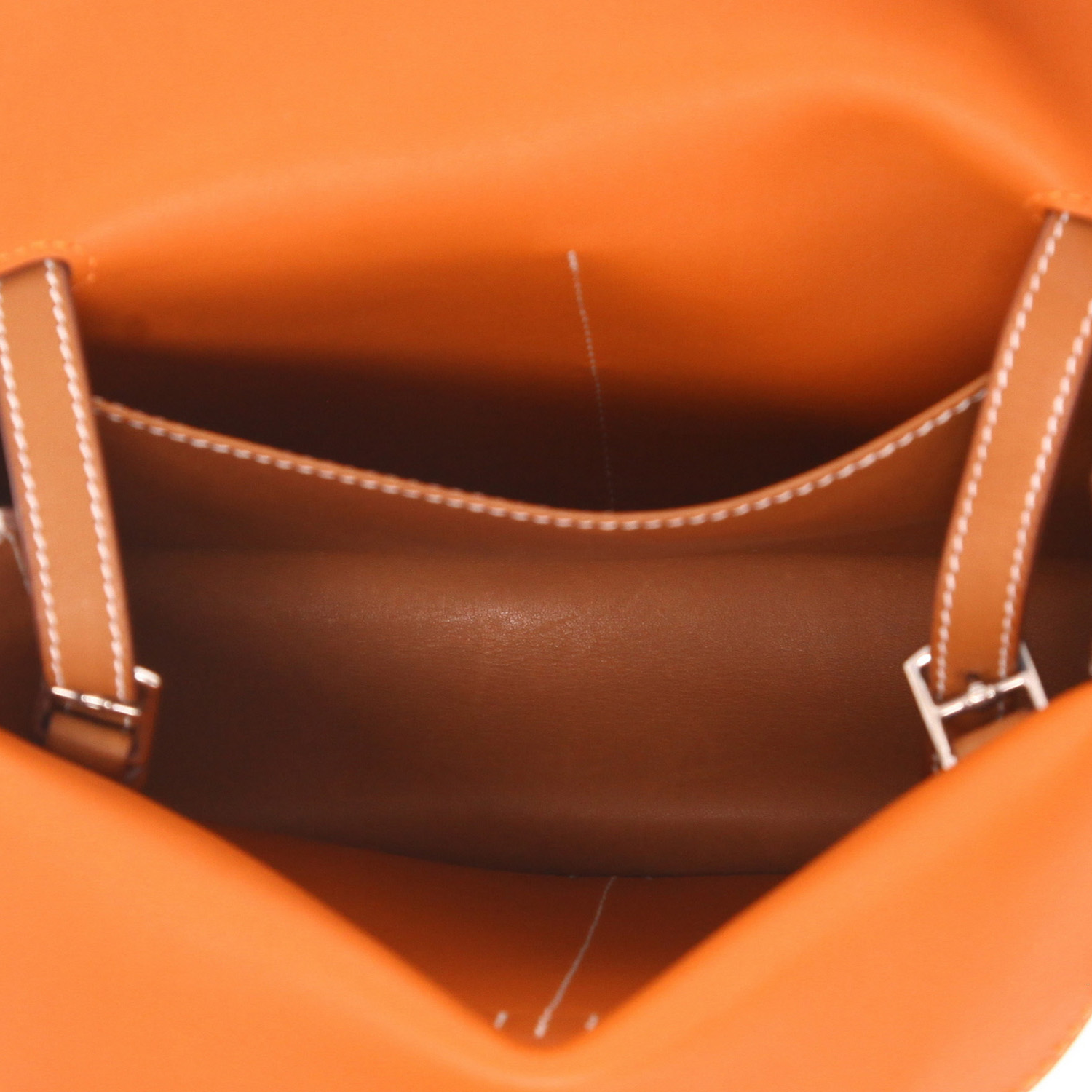 Hermès Halzan mini shoulder bag in Fauve Barénia leather - Detail D3