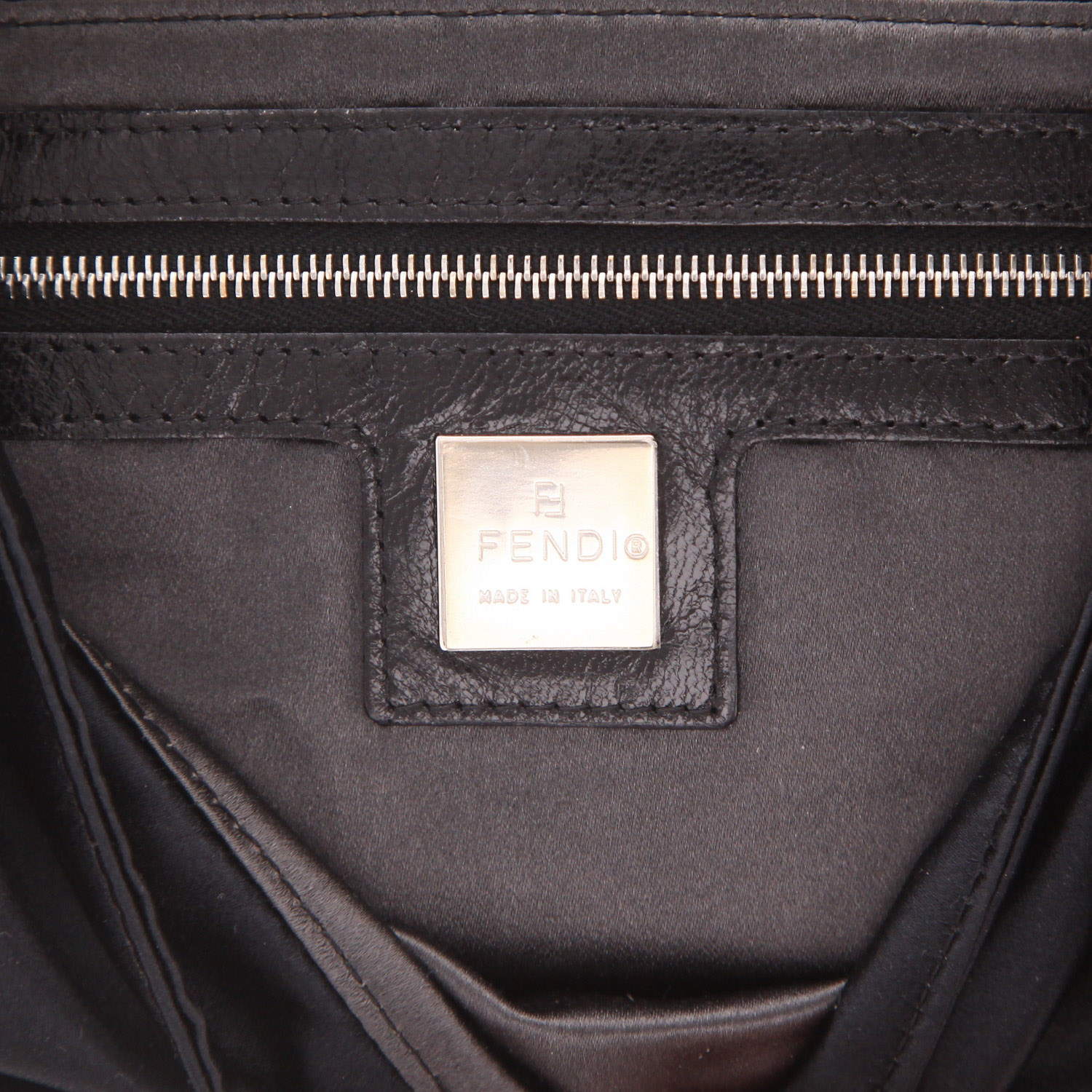 Borsa Fendi Baguette in raso nero - Detail D2