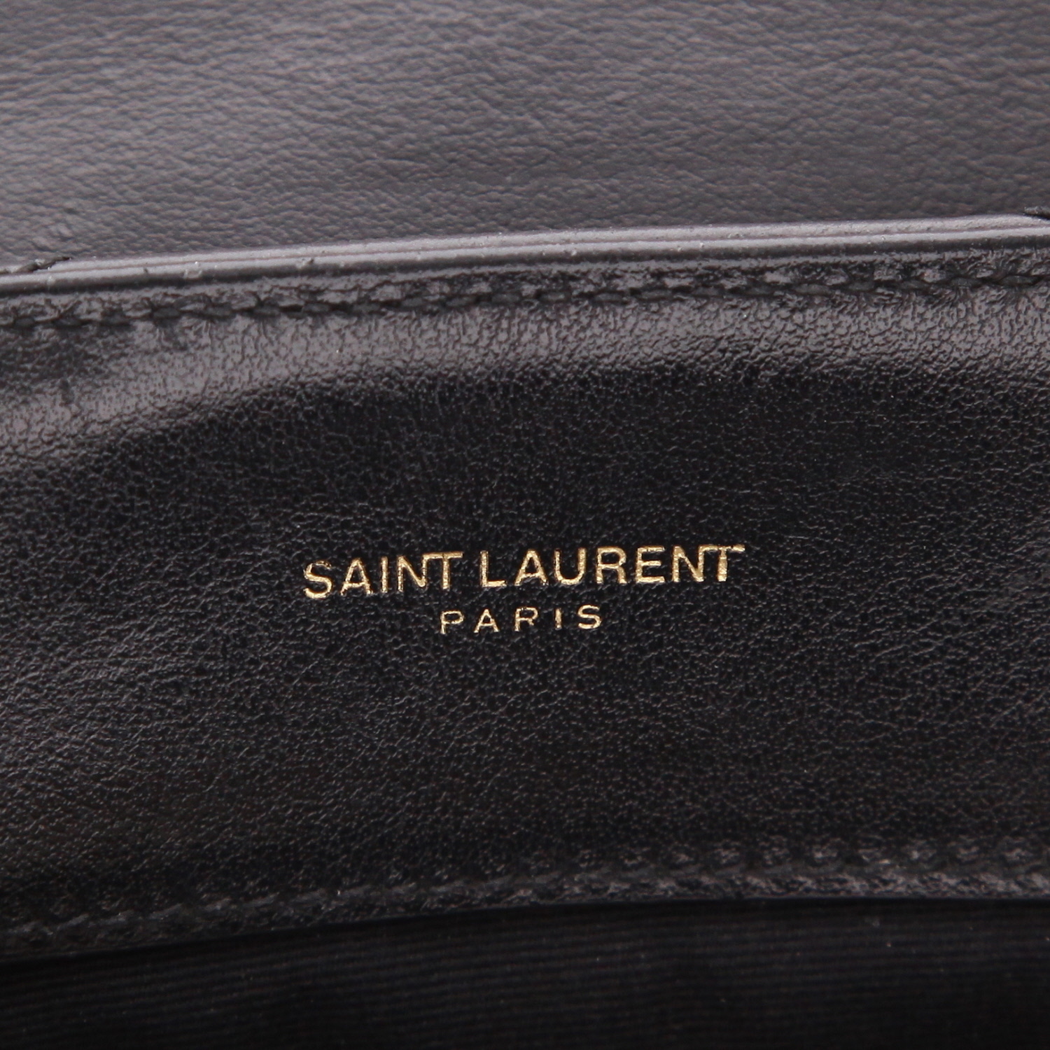 Borsa a tracolla Saint Laurent Loulou, modello medio, in pelle trapuntata a spina di pesce Noir - Detail D2