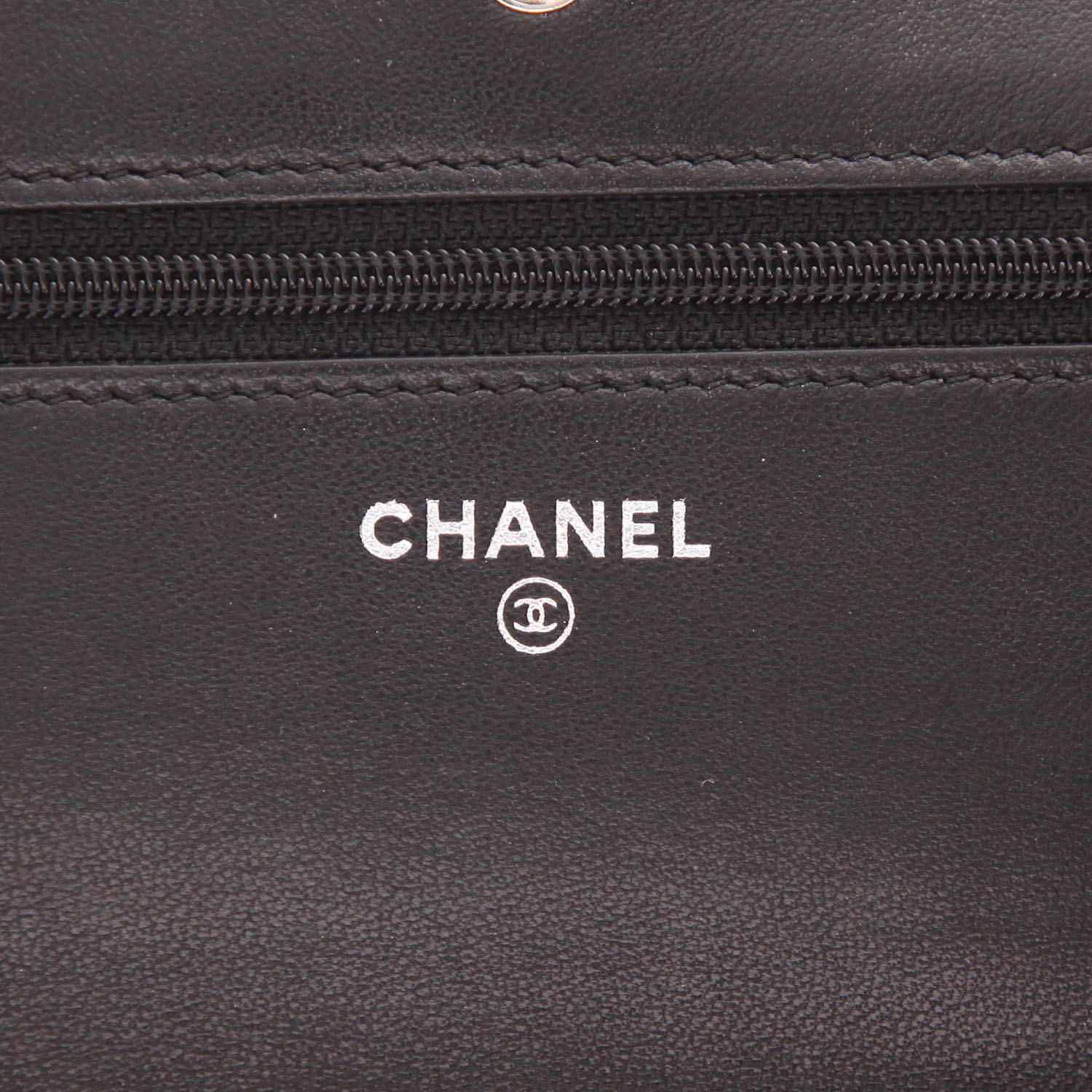 Borsa a tracolla Chanel “Wallet on Chain” in pelle trapuntata nera - Detail D2