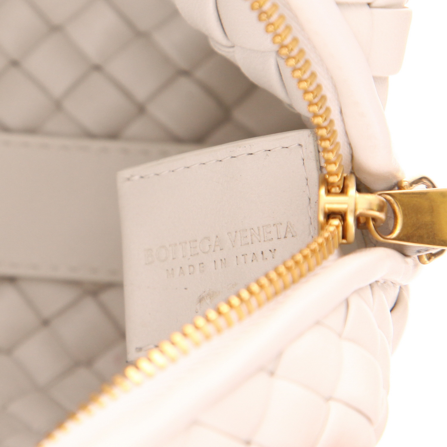 Bottega Veneta shoulder bag in white intrecciato leather - Detail D2