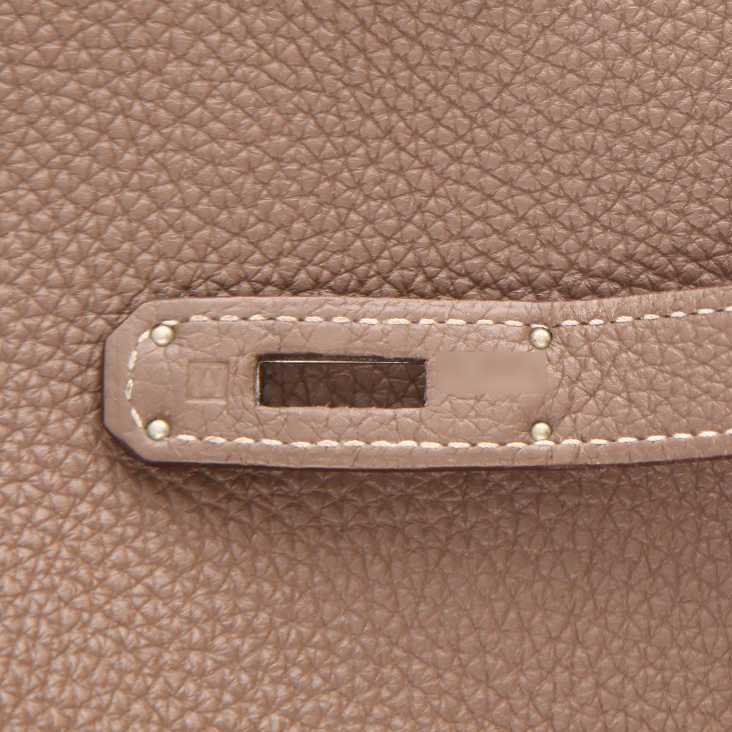 Bolso Hermès Kelly de 32 cm en piel Togo Étoupe color paja - Detail D4