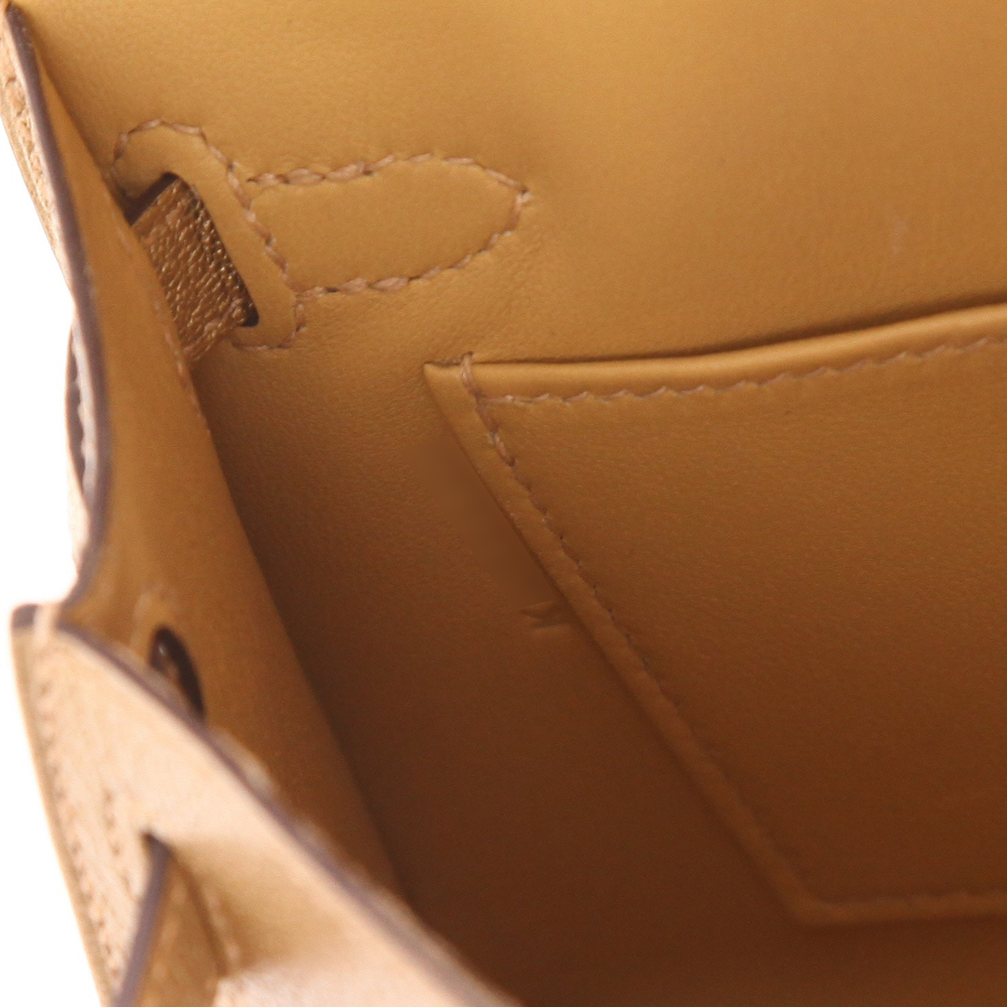 Bolso de Hermès   de piel de cabra Chamkilight dorada - Detail D4