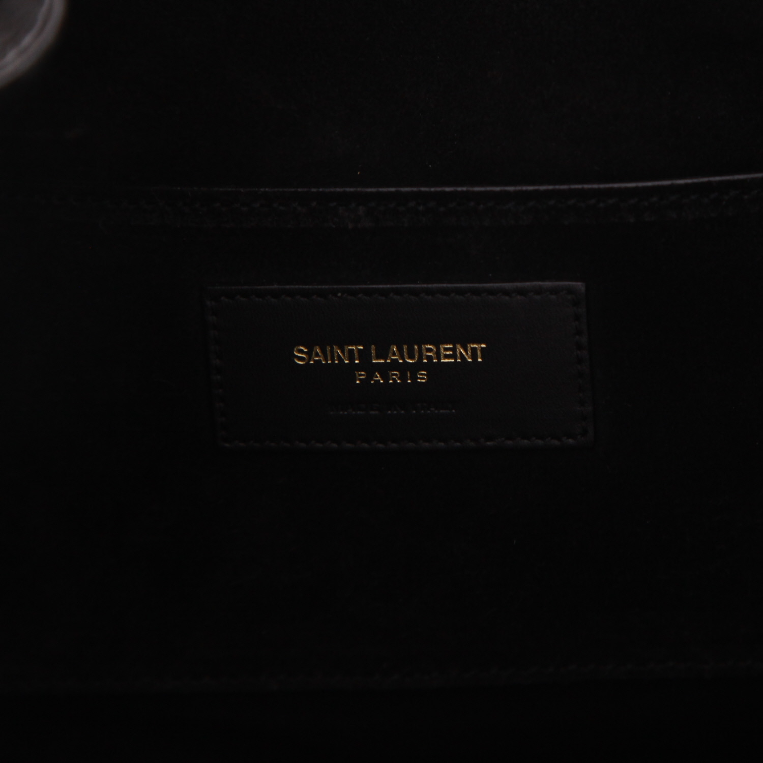 Sac à main Saint Laurent  Emmanuelle en cuir noir - Detail D2