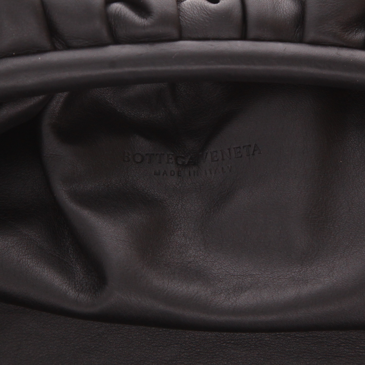 Pochette Bottega Veneta  Pouch en cuir noir - Detail D2