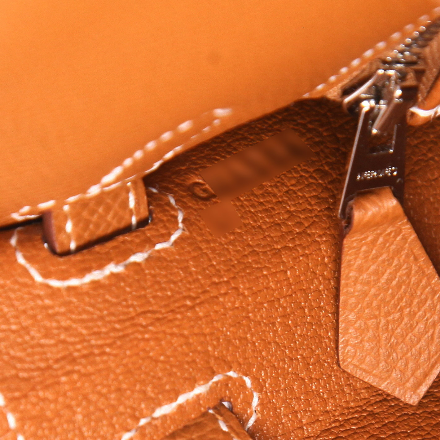 Borsa Hermès Kelly da 25 cm in pelle Epsom Gold - Detail D4