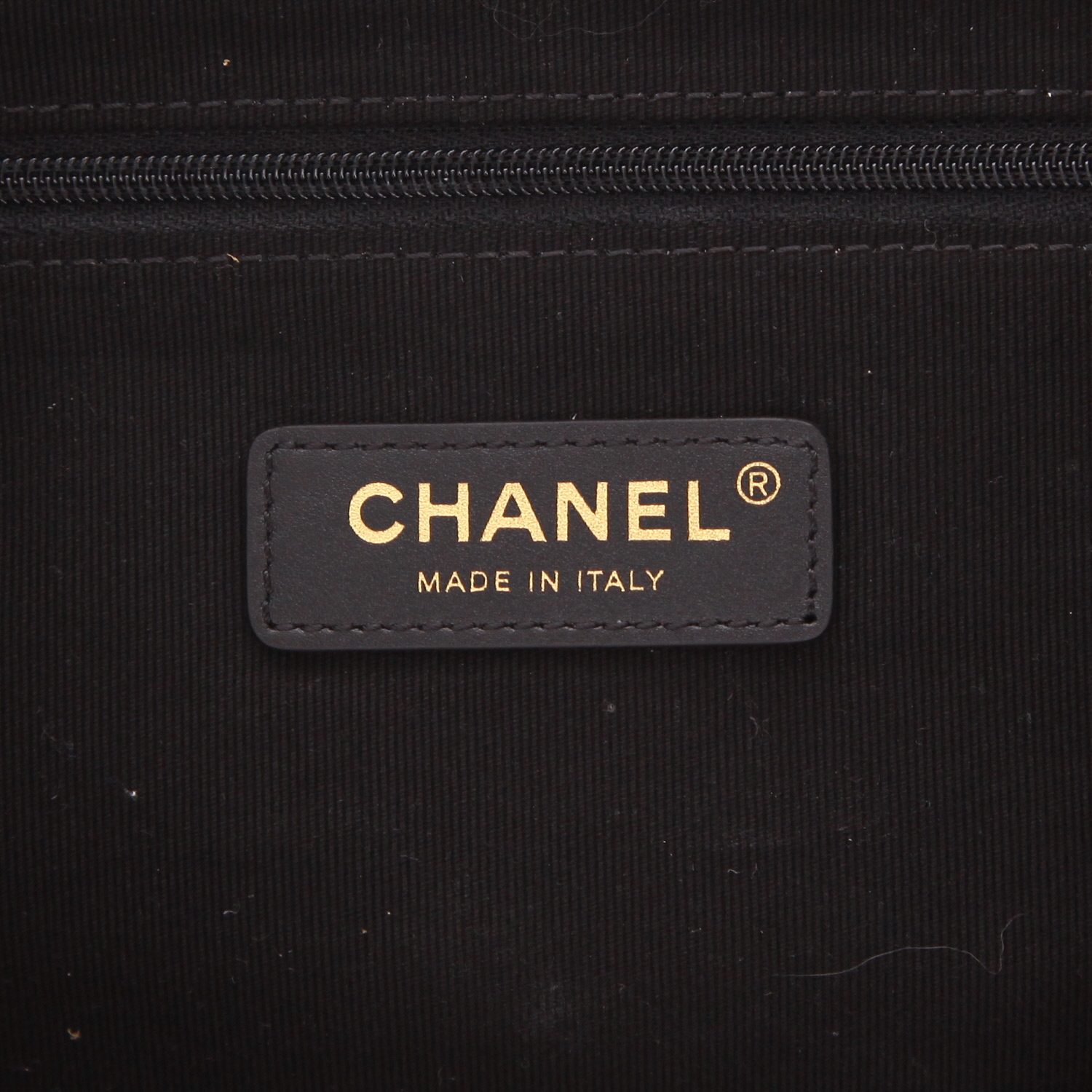 Chanel handbag in brown suede calfskin and black quilted leather - Detail D2